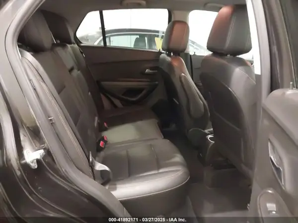 KL7CJPSM1NB523989 2022 CHEVROLET TRAX - Image 8
