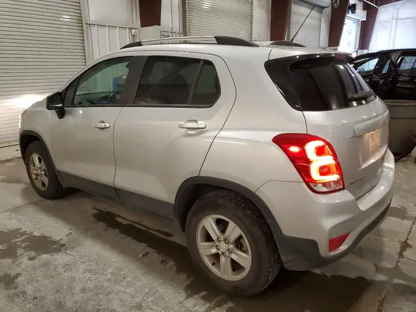 KL7CJPSM1NB525211 2022 CHEVROLET TRAX - Image 2