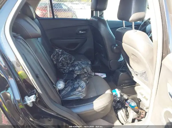 KL7CJPSM1NB534720 2022 CHEVROLET TRAX - Image 8