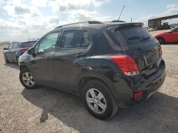 KL7CJPSM1NB535589 2022 CHEVROLET TRAX - Image 2