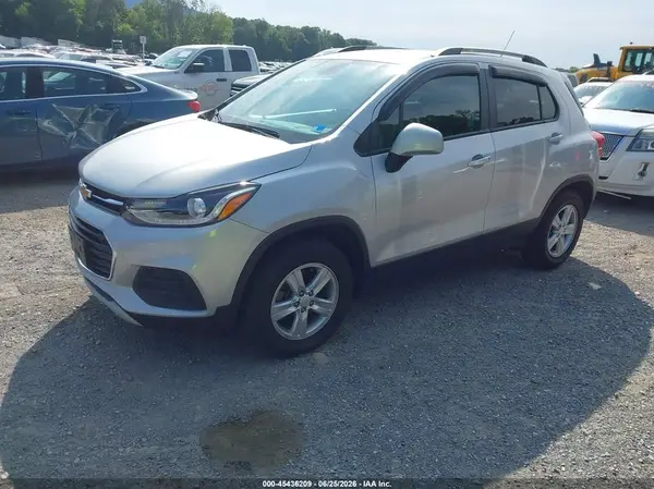 KL7CJPSM1NB560069 2022 CHEVROLET TRAX - Image 2