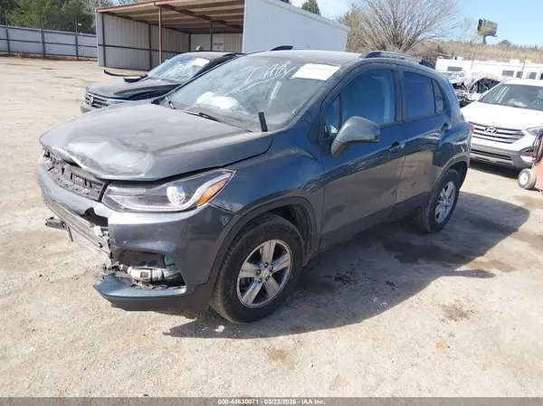KL7CJPSM1NB561383 2022 CHEVROLET TRAX - Image 2