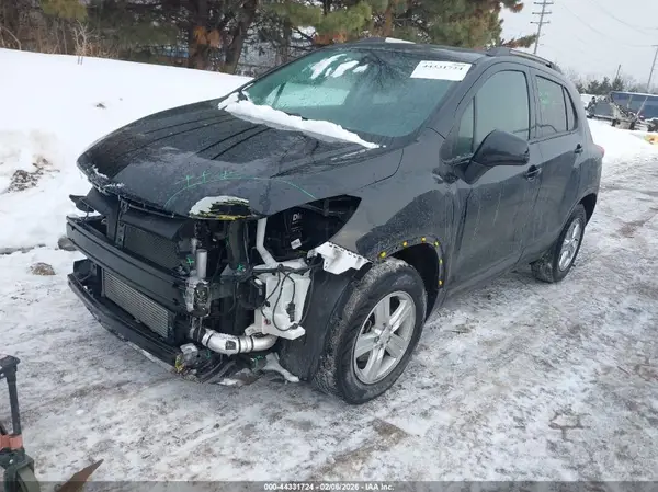 KL7CJPSM1NB564820 2022 CHEVROLET TRAX - Image 2