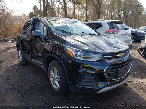 KL7CJPSM1NB565966 2022 CHEVROLET TRAX - Image 1