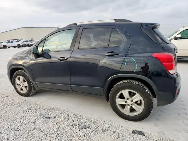KL7CJPSM2MB364706 2021 CHEVROLET TRAX - Image 2