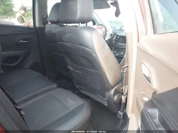 KL7CJPSM2MB366360 2021 CHEVROLET TRAX - Image 8