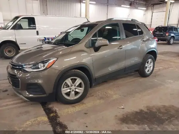 KL7CJPSM2MB371624 2021 CHEVROLET TRAX - Image 2