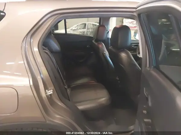 KL7CJPSM2MB371624 2021 CHEVROLET TRAX - Image 8
