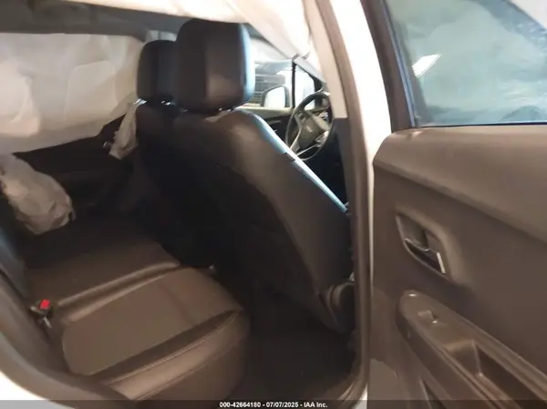 KL7CJPSM2NB501693 2022 CHEVROLET TRAX - Image 8