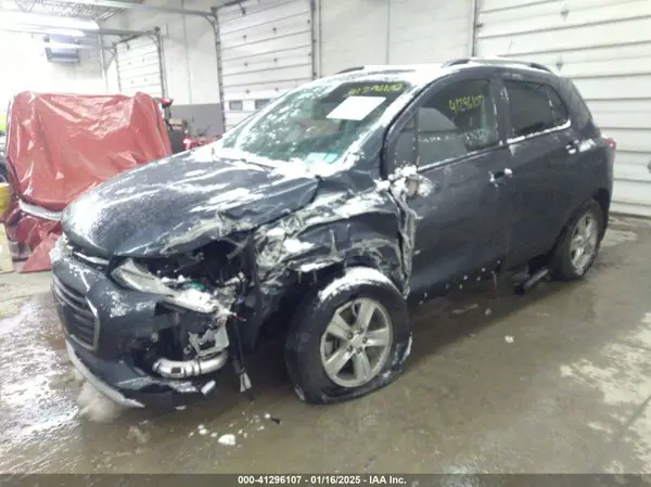 KL7CJPSM2NB507333 2022 CHEVROLET TRAX - Image 2
