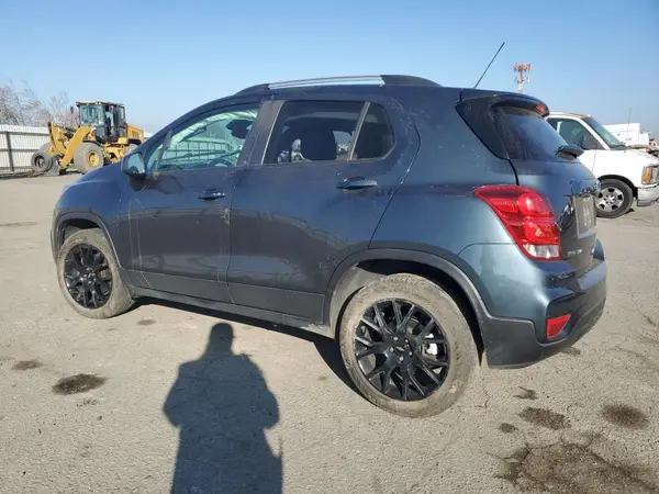 KL7CJPSM2NB517585 2022 CHEVROLET TRAX - Image 2
