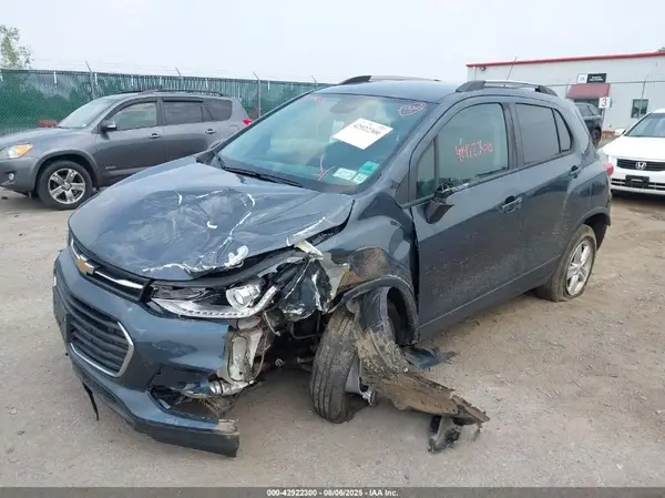 KL7CJPSM2NB524679 2022 CHEVROLET TRAX - Image 2