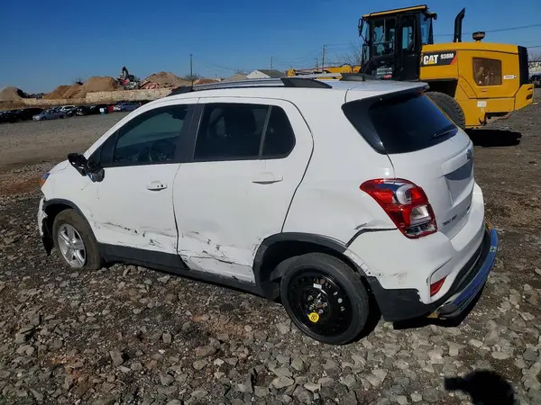 KL7CJPSM2NB528523 2022 CHEVROLET TRAX - Image 2