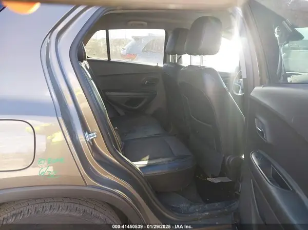 KL7CJPSM2NB530904 2022 CHEVROLET TRAX - Image 8