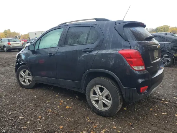 KL7CJPSM2NB532975 2022 CHEVROLET TRAX - Image 2