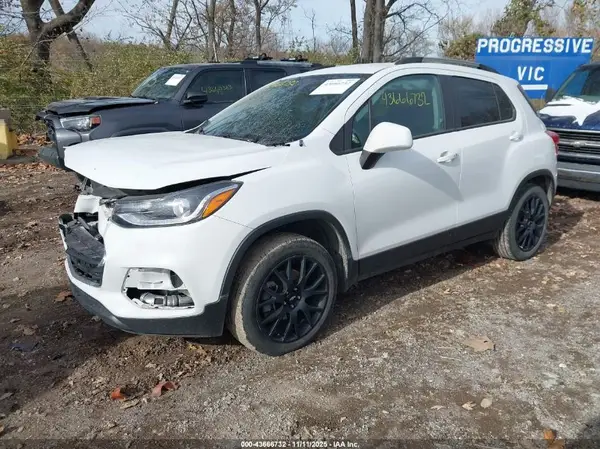 KL7CJPSM2NB534998 2022 CHEVROLET TRAX - Image 2