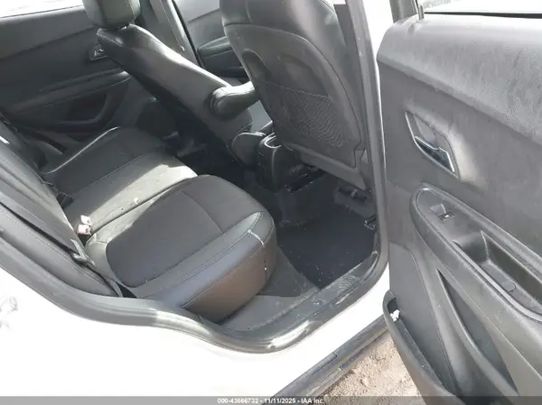 KL7CJPSM2NB534998 2022 CHEVROLET TRAX - Image 8