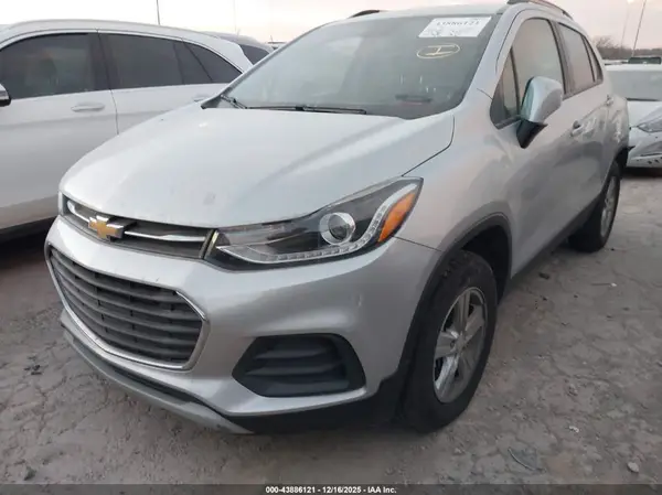 KL7CJPSM2NB535195 2022 CHEVROLET TRAX - Image 2