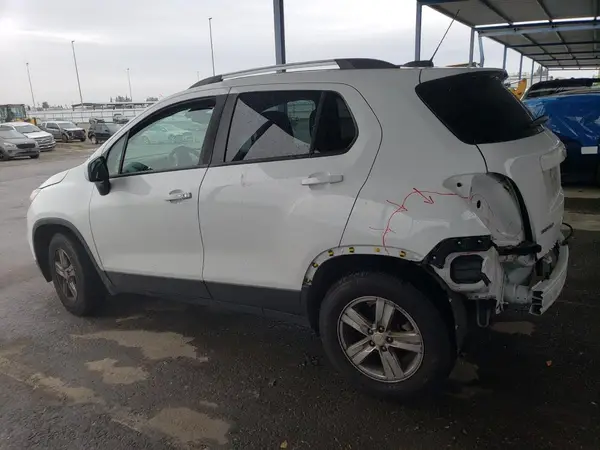 KL7CJPSM2NB540980 2022 CHEVROLET TRAX - Image 2