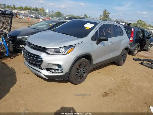 KL7CJPSM2NB543734 2022 CHEVROLET TRAX - Image 2