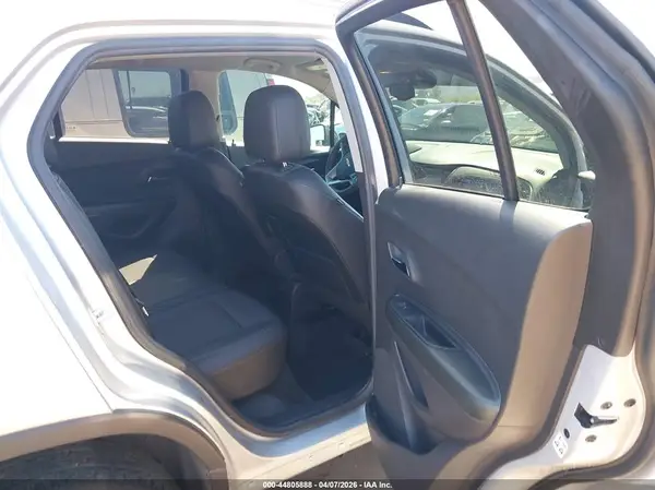 KL7CJPSM2NB547072 2022 CHEVROLET TRAX - Image 8