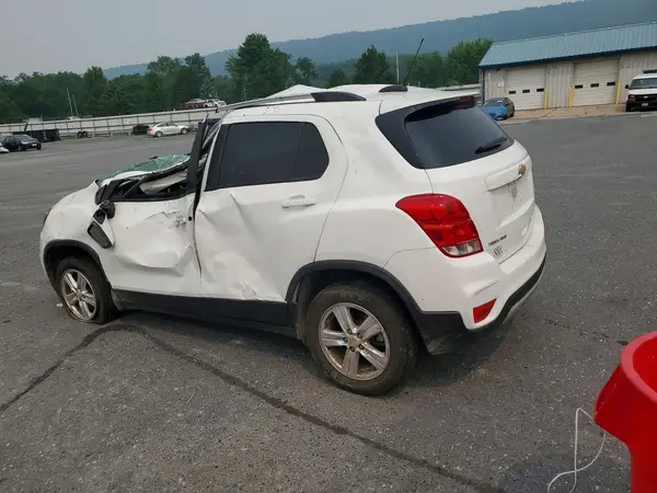 KL7CJPSM2NB563661 2022 CHEVROLET TRAX - Image 2