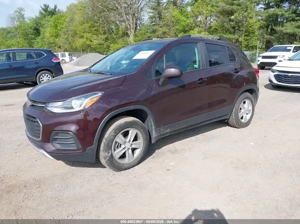 KL7CJPSM3MB366304 2021 CHEVROLET TRAX - Image 2
