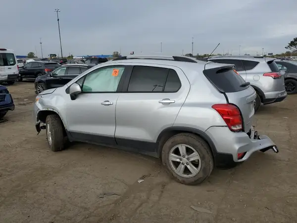 KL7CJPSM3MB368439 2021 CHEVROLET TRAX - Image 2