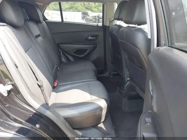KL7CJPSM3MB369204 2021 CHEVROLET TRAX - Image 8