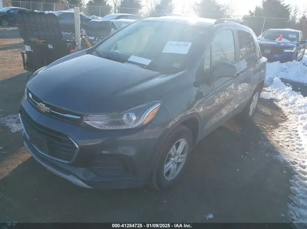 KL7CJPSM3MB370434 2021 CHEVROLET TRAX - Image 2