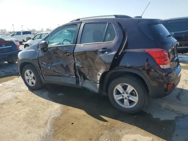 KL7CJPSM3MB375018 2021 CHEVROLET TRAX - Image 2