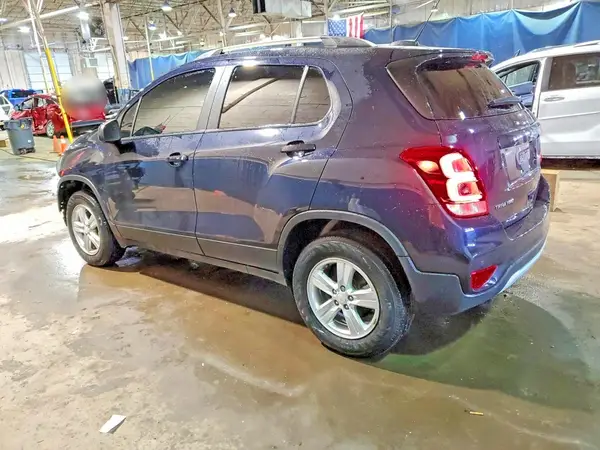 KL7CJPSM3NB505770 2022 CHEVROLET TRAX - Image 2