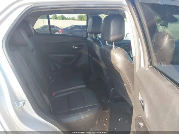 KL7CJPSM3NB516171 2022 CHEVROLET TRAX - Image 8