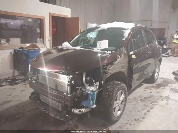 KL7CJPSM3NB521631 2022 CHEVROLET TRAX - Image 2