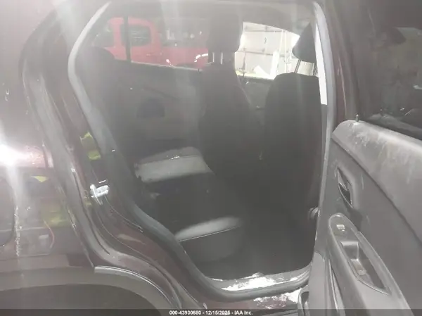 KL7CJPSM3NB521631 2022 CHEVROLET TRAX - Image 8