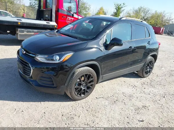 KL7CJPSM3NB523895 2022 CHEVROLET TRAX - Image 2