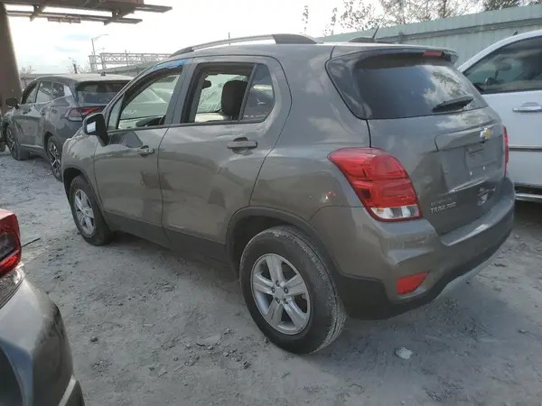 KL7CJPSM3NB525937 2022 CHEVROLET TRAX - Image 2