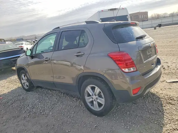 KL7CJPSM3NB531317 2022 CHEVROLET TRAX - Image 2