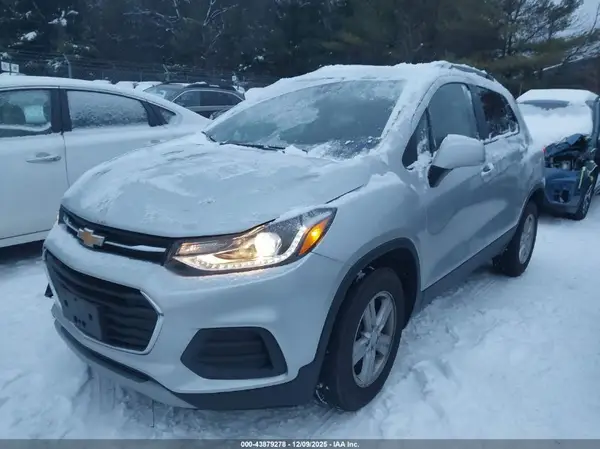 KL7CJPSM3NB533004 2022 CHEVROLET TRAX - Image 2
