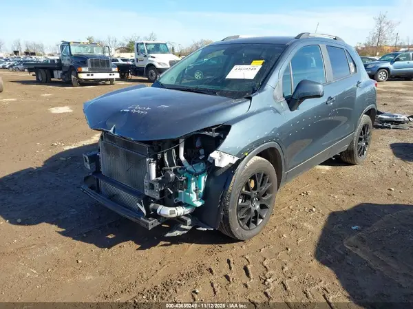 KL7CJPSM3NB535528 2022 CHEVROLET TRAX - Image 2