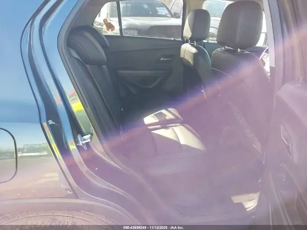 KL7CJPSM3NB535528 2022 CHEVROLET TRAX - Image 8