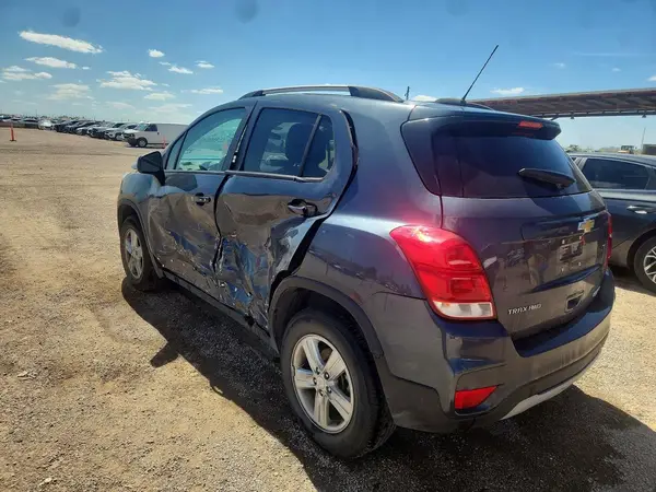 KL7CJPSM3NB536839 2022 CHEVROLET TRAX - Image 2