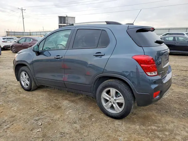 KL7CJPSM3NB560526 2022 CHEVROLET TRAX - Image 2