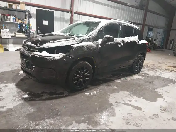 KL7CJPSM3NB561708 2022 CHEVROLET TRAX - Image 2