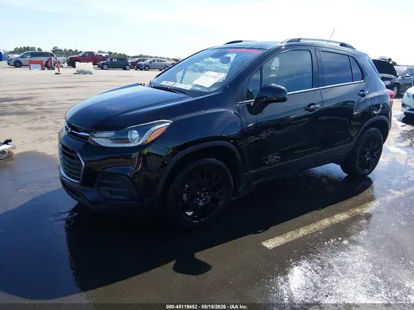 KL7CJPSM3NB568173 2022 CHEVROLET TRAX - Image 2