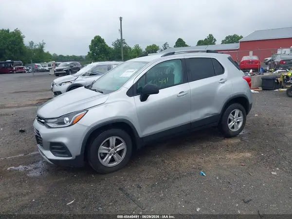 KL7CJPSM4MB364495 2021 CHEVROLET TRAX - Image 2