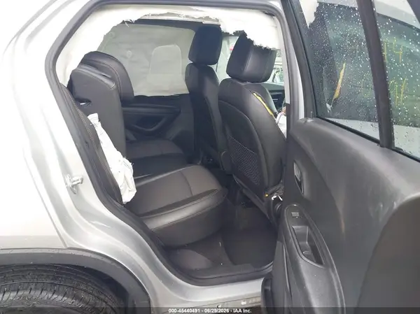KL7CJPSM4MB364495 2021 CHEVROLET TRAX - Image 8