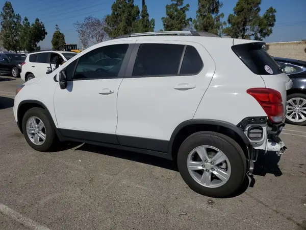 KL7CJPSM4MB367882 2021 CHEVROLET TRAX - Image 2