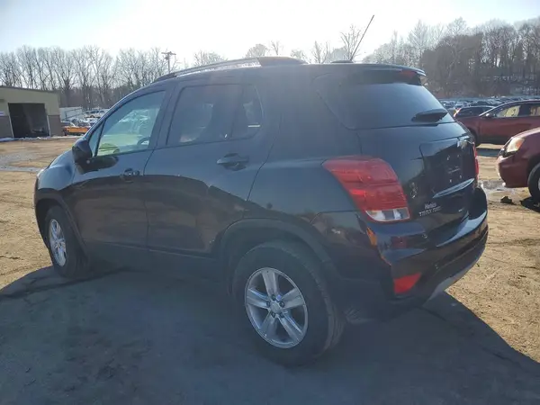 KL7CJPSM4MB371009 2021 CHEVROLET TRAX - Image 2