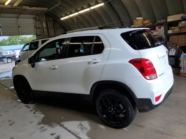 KL7CJPSM4NB502067 2022 CHEVROLET TRAX - Image 2
